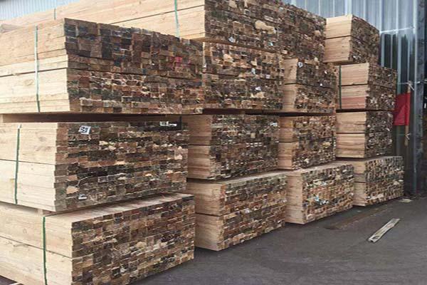 日照市岚山港木材加工区,是一家集生产,加工,销售为一体的木业公司